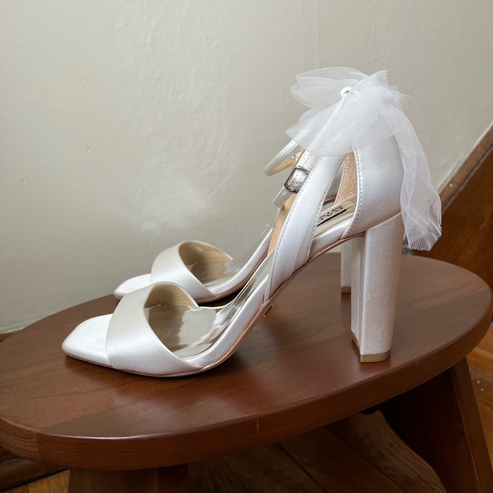 Badgley Mischka Women’s Kim Heeled Sandal